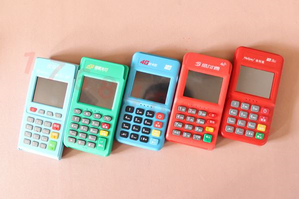 樂刷公司推銷員推銷pos機給我